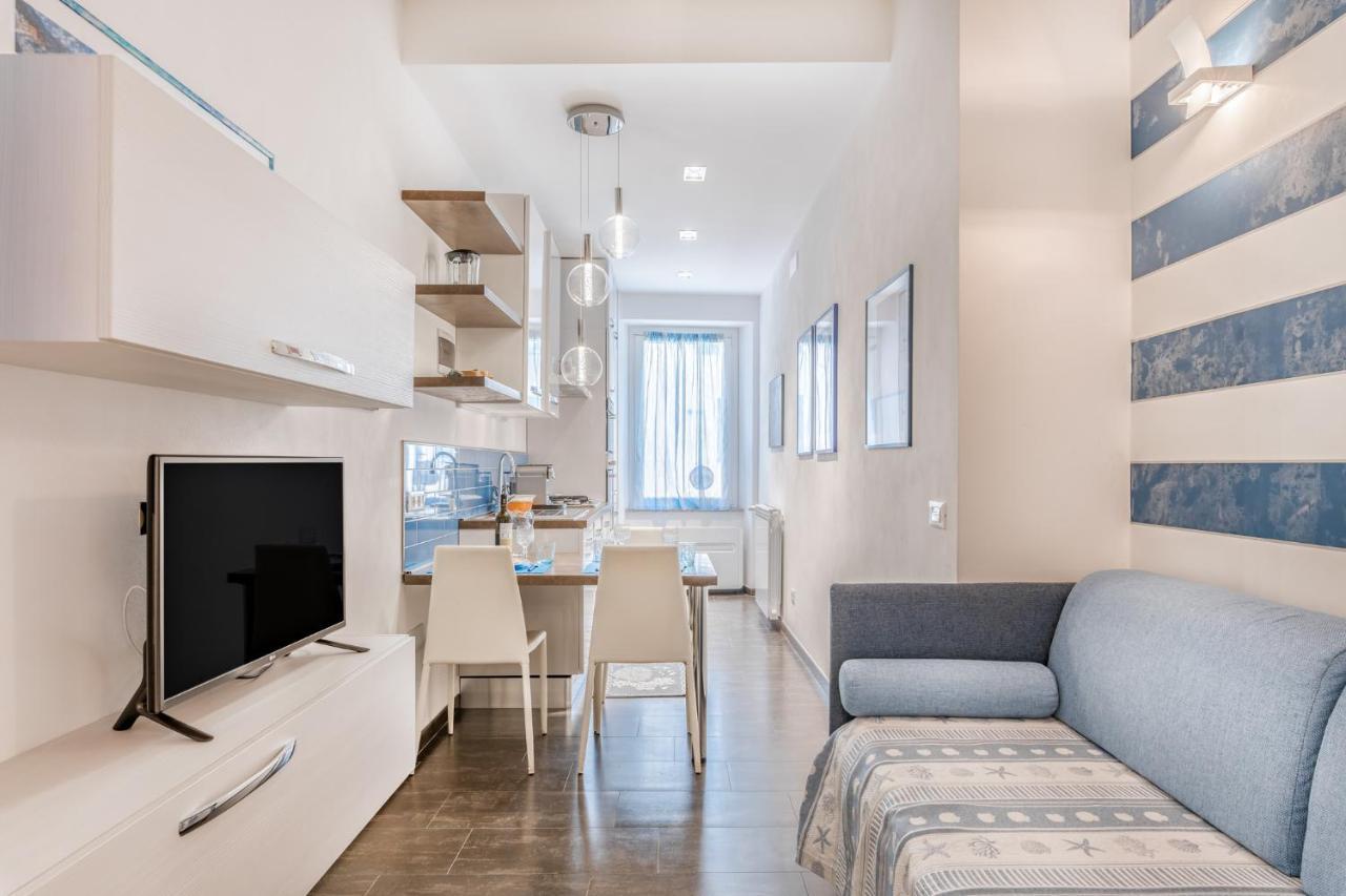 Blu Mare Apartment เวอนาซซา ภายนอก รูปภาพ