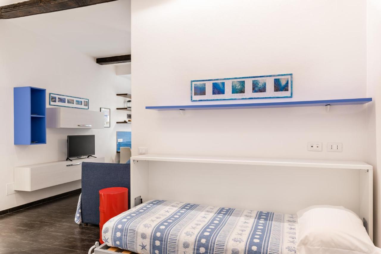 Blu Mare Apartment เวอนาซซา ภายนอก รูปภาพ